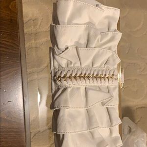 Pre owned women’s clutch